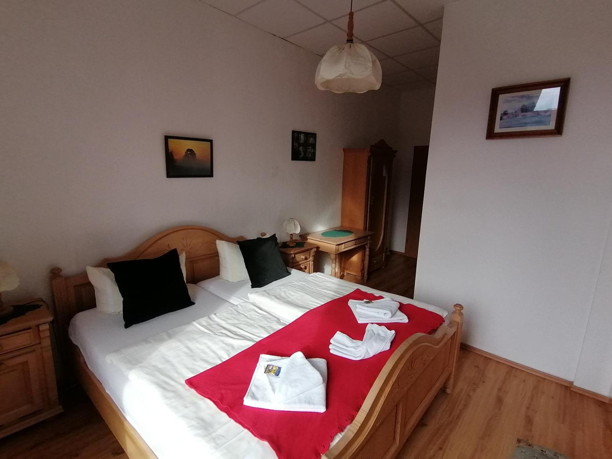Landhotel Storchenkrug Ruhstadt Bagian luar foto