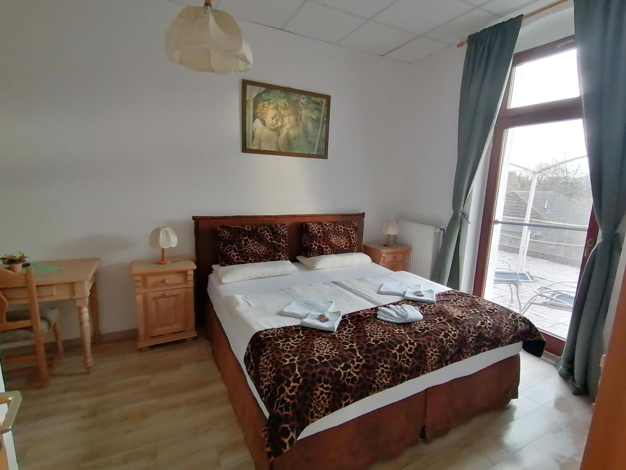 Landhotel Storchenkrug Ruhstadt Bagian luar foto